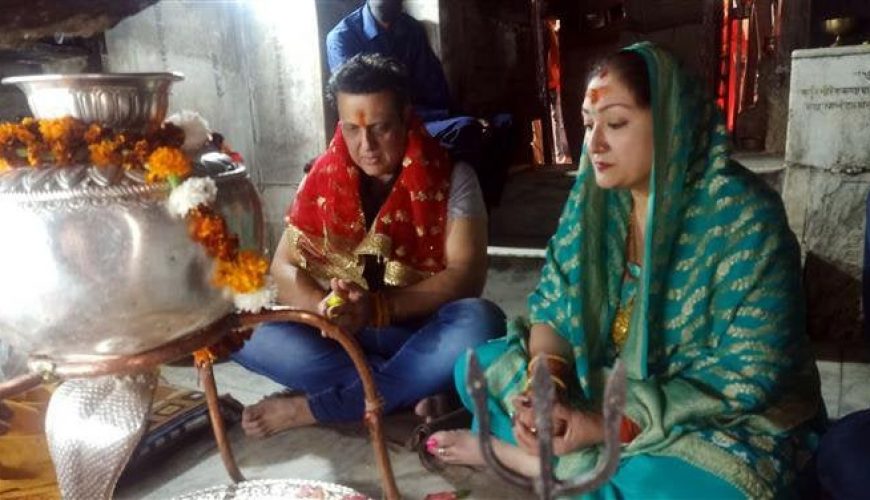 Govinda, wife Sunita pay obeisance at Himachal temples