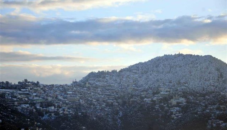 Shimla gets season’s first snowfall, tourists rejoice